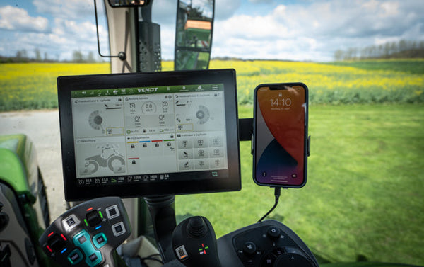 Gadgetme mobile phone holder with wireless charging function suitable for Fendt One 15W Fast Wireless