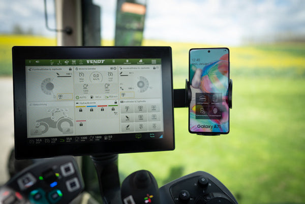 Gadgetme mobile phone holder suitable for Fendt One