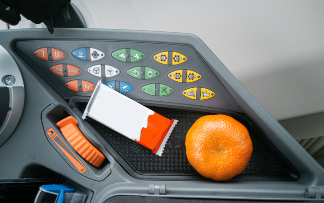 GADGETME Ablagefach groß mit Gummieinlage passend für Fendt SCR / S4