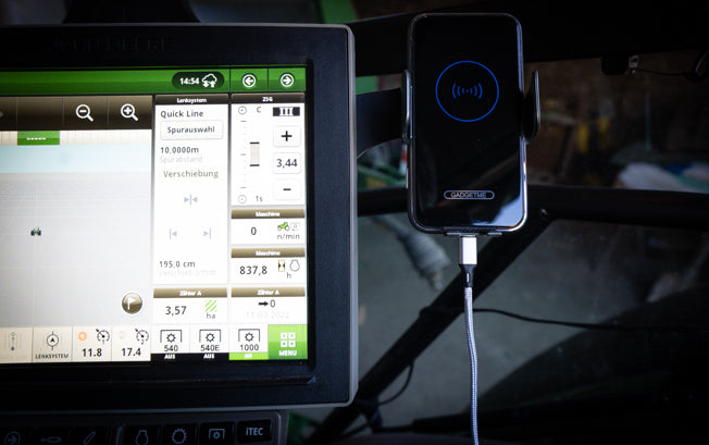 Support téléphone GADGETME V2 supérieur avec fonction de charge sans fil adapté pour John Deere Command Center 4600, 15 W